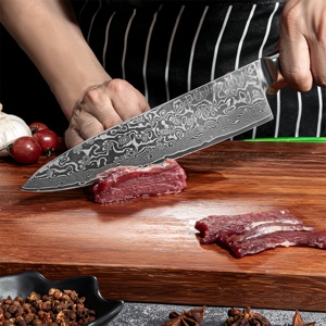 Ensemble de 8 couteaux de cuisine en acier damas VG10 ultra-affûtés à 67 couches, forgés à la main, avec motifs, comprenant couteau de chef, kiritsuke, couteau à trancher, couteau à pain et couteau santoku. - Product Image 3