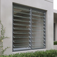 Fenêtres à persiennes horizontales modernes en verre avec cadre en alliage d'aluminium, fonctionnement automatisé, pare-soleil, ventilation, garantie 5 ans