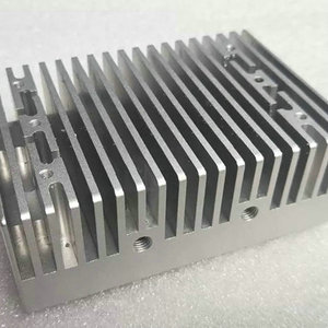 Dissipateur thermique personnalisé en alliage d'aluminium, pièces usinées CNC pour le refroidissement du Raspberry Pi, longueur 1000 mm, précision de finition - Product Image 2