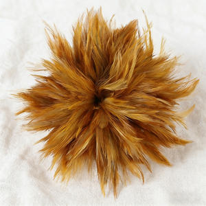 Plumes de coq multicolores teintes - Lots de plumes vibrantes pour la confection de mouches de pêche, l'artisanat, les mariages et les embellissements de costumes - Product Image 3