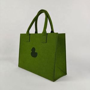 Bolso de mano de moda de alta capacidad para niñas, bolsos de mano de fieltro con logotipo impreso personalizado, bolso de mano de fieltro reciclado verde - Product Image 3