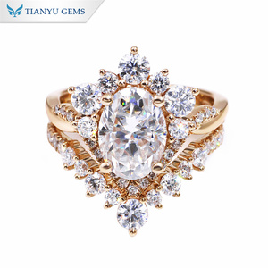 Tianyu forma ovale cuore e frecce 8x11MM Moissanite Set di anelli di diamanti 14K 18K 10K oro massiccio Custom Set anello di fidanzamento - Product Image 1