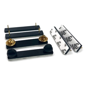 Base de broche autoadhesiva de goma con cierre de plástico negro y pasador de latón, tipo mariposa, para sujetar uñas - Product Image 1