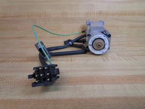 มอเตอร์ 3HAC17342-1/01 รุ่น SGMAS-C2ARA-AB21 พร้อมมอเตอร์ PLC รุ่น TS2620N871E172 - Product Image 4
