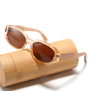 Gafas de Sol Polarizadas Union con Marco Negro de PC, Lentes TAC UV400, Unisex, Ligeras, Patillas de Madera, Protección Solar para Viajes y Conducción - Product Image 5