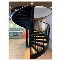 Escalier en spirale Optima gain de place pour bateau avec garde-corps en verre et acier de qualité marine, idéal pour l'intérieur et adapté aux appartements