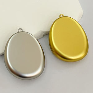 Miroir de maquillage compact doré avec logo personnalisé, style moderne, artisanat métallique portable, pliable, en alliage de zinc moulé sous pression - Product Image 2