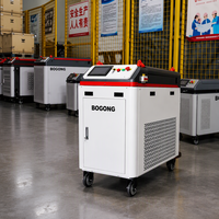 Machine de nettoyage au laser pulsé 2000W 3000W pour l'élimination du carbone, de l'huile, de la graisse et des adhésifs sur les pièces de moteur et les outils