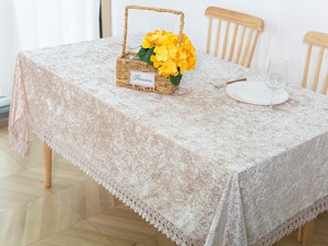Nappes de table rectangulaires en velours doux et luxueux de couleur champagne - Product Image 4