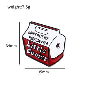 Spille in smalto personalizzate di alta qualità stampate UV "non odiarmi perché sono poco più cool" spille in metallo per tappi - Product Image 2