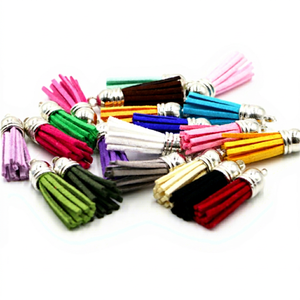 Colgante de terciopelo coreano con borlas de 3 cm para decoración de teléfonos móviles, manualidades y creación de joyas DIY - Product Image 1