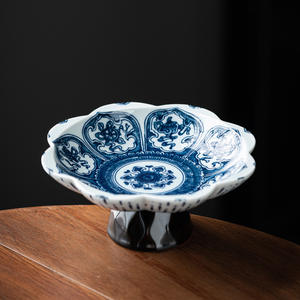Vassoio per Frutta in Ceramica Blu e Bianco Design con Piedistallo Stile Cinese Piccolo Piatto per Tè Semi di Melone Frutta Piatto Decorato Usa e Getta - Product Image 5
