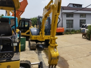 Original Paint Used Komatsu PC35MR Mini Excavator Stable Quality For <b>Small</b> Engineering - Product Image 3