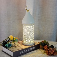 Lanterne LED blanche ajourée en fer Pafu 2026 pour le Ramadan, lampe de table de bureau pour la décoration de l'Aïd Moubarak