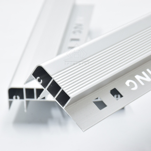 Profilé <span class=keywords><strong>de</strong></span> bordure d'<span class=keywords><strong>escalier</strong></span> en aluminium extrudé, finition argent mat anodisé, <span class=keywords><strong>avec</strong></span> <span class=keywords><strong>LED</strong></span>, fourni par une usine d'extrusion d'aluminium. - Product Image 6