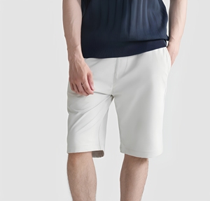 Shorts Bermuda Blancs Unis pour Hommes, Taille Mi-Haute, Fermeture à Cordon, Séchage Rapide, Style Décontracté, en Polyester Tissé - Product Image 1