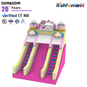 Château gonflable commercial à thème bonbons pour centres de jeux intérieurs à fort trafic avec toboggan - Product Image 1