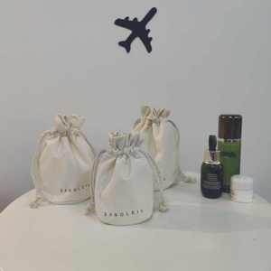 Venta al por mayor bolsa de algodón blanco de fondo redondo bolsa de joyería personalizada regalo de moda lona algodón doble cuerda de algodón bolsa de cuerda para el polvo - Product Image 2