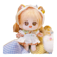 Poupée en peluche tricotée sur mesure, cheveux en fil désordonné, tablier rose, cœur, objet de collection, cadeau pour fans, vente en gros