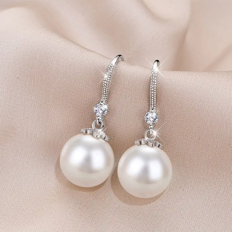 Anting-Anting Mutiara Bening Besar Sederhana Sederhana Anting Mutiara Putih Bulat Perhiasan Anting Klasik untuk Wanita Hadiah Elegan