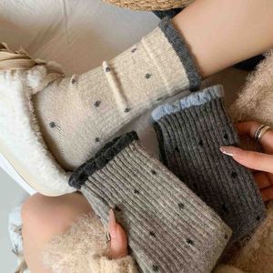 Calzini in Lana Termici Premium con Logo Personalizzato, Super Morbidi con Motivo a Pois e Bordo Arricciato, Calzini Invernali Caldi in Lana Lavorata a Maglia - Product Image 3