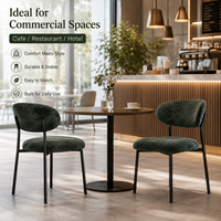 Moderne luxe gestoffeerde eetkamerstoel, bosgroen, ovale rugleuning, design, comfortabel, geschikt voor hotels en restaurants.