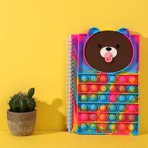 Carnet de notes promotionnel A5 de haute qualité avec couverture en gel de silicone à spirale, motif petit ours, pour la gestion du stress et l'écriture manuscrite - Product Image 3