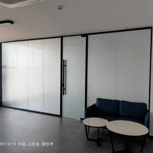 Espaço privado personalizado para escritório, parede divisória de vidro de camada única totalmente temperada, 10 mm e 12 mm para aplicação em academia