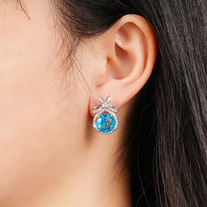 Orecchini Pendenti Geometrici a Fiocco da Donna, Gioielli Eleganti alla Moda, Accessorio Statement per Feste, Design Chic per Uso Quotidiano - Product Image 4