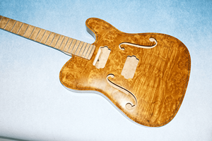 <span class=keywords><strong>Guitarra</strong></span> Eléctrica Artesanal de Arco Violinado de Arce Rizado y Abeto, Semiterminada, Cuerpo Hueco Tallado, Estilo Jazz, Yunzhi Custom - Product Image 4