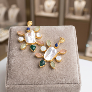 Pendientes de Moda con Piedras Preciosas de Imitación, Perlas de Imitación con Acabado Satinado, Pieza de Diseño Moderna, Chapado en Oro de 18K de Alta Calidad, Unisex - Product Image 3