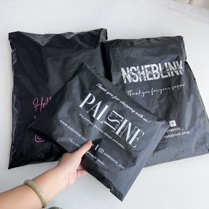 Sobre Postal de Polímero Negro Ecológico de Diseño Personalizado, Bolsa de Correo para Ropa - Product Image 1