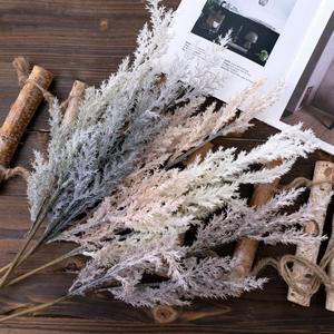 Astilbe en plastique artificiel d'arrangement floral de bricolage avec la couleur différente pour la décoration artificielle de fleurs de rose de prix de gros - Product Image 4