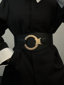 Cintura da donna versatile, elegante e sofisticata, con fibbia rotonda, abbinabile a gonne, abiti e tailleur; cintura elastica in vita. - Product Image 6