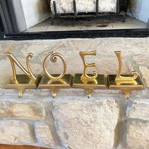 Porte-chaussettes en laiton moulé, best-seller - Product Image 1