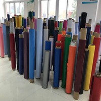 Film d'emballage transparent en PVC rigide de couleur souple en PVC Film de calandrage brillant, divers emballages en rouleau gaufré