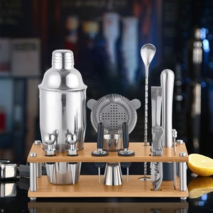 Kit d'outils de barman OUYADA, fabrication directe, ensemble de barware, <span class=keywords><strong>shakers</strong></span> Boston en acier inoxydable de 700 ml, <span class=keywords><strong>bar</strong></span> à cocktails avec support en bois de bambou - Product Image 1