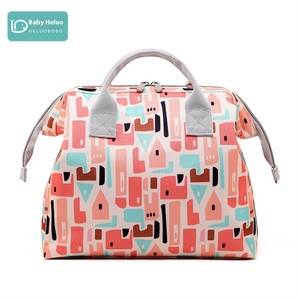 Bolsa de pañales de maternidad de estilo cuadrado con estampado multifuncional de gran capacidad - Product Image 4