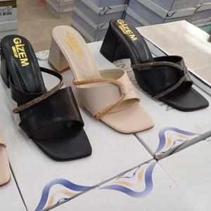 Sandalias de Mujer, Pantuflas, Zapatos Casuales con Parte Superior de Piedra, 5 cm, Hechas en Turquía, Tallas 36-40 - Product Image 1