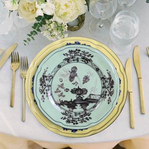 Elegante Servizio di Porcellana Verde Menta Stile Retrò Francese con Decorazioni Floreali Nere per Banchetti e Matrimoni - Product Image 6