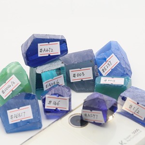 Pierre brute non taillée de couleur bleu saphir Nanosital fantaisie, taille moyenne - Product Image 1