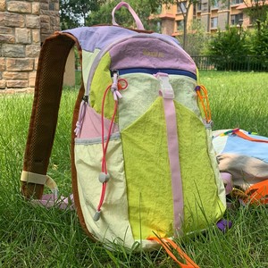 Mochila de Senderismo Geométrica Impermeable de Moda 2026, Personalizada, Ligera, de Gran Capacidad, con Cierre de Nylon y Diseño Arqueado - Product Image 4
