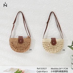 Piccola borsa semicircolare in paglia con patta in PU 26x17 cm per donna, uso estivo in spiaggia - Product Image 3