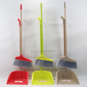 Ensemble de <span class=keywords><strong>balai</strong></span> <span class=keywords><strong>et</strong></span> pelle à poussière avec manche en fer ensemble de balais d'usine - Product Image 1