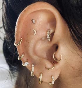 2025 nuevos pendientes de aro Huggie con cuentas Bohemias de oro de 14 quilates delicados y hermosos al por mayor de fábrica de alta calidad - Product Image 6