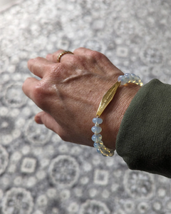 Pulsera de cuerda con cuentas de ópalo natural y barra grabada de acero inoxidable chapado en oro de 18 quilates Jietao, cita de afirmación, joyería espiritual para mujer - Product Image 3