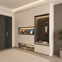 Meuble de rangement sur mesure pour entrée et vestiaire, avec rangement à chaussures et panneau à lattes, pour coins incurvés, idéal pour vestibules et couloirs de maisons design