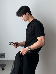 T-shirt Estiva Monocolore con Bottoni, Nuovo Stile, Top Base Layer, <span class=keywords><strong>Abbigliamento</strong></span> Maschile alla Moda e di <span class=keywords><strong>Tendenza</strong></span> - Product Image 2