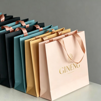Sac cadeau blanc robuste pour charge de 6 à 9 kg, service de personnalisation du logo, emballage de luxe léger pour les bijouteries et les magasins de vêtements