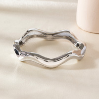 Nouveauté 2027 : Bracelet Jonc Plaqué Or Poli Effet Vague Irrégulière, Style Minimaliste Moderne pour Femme